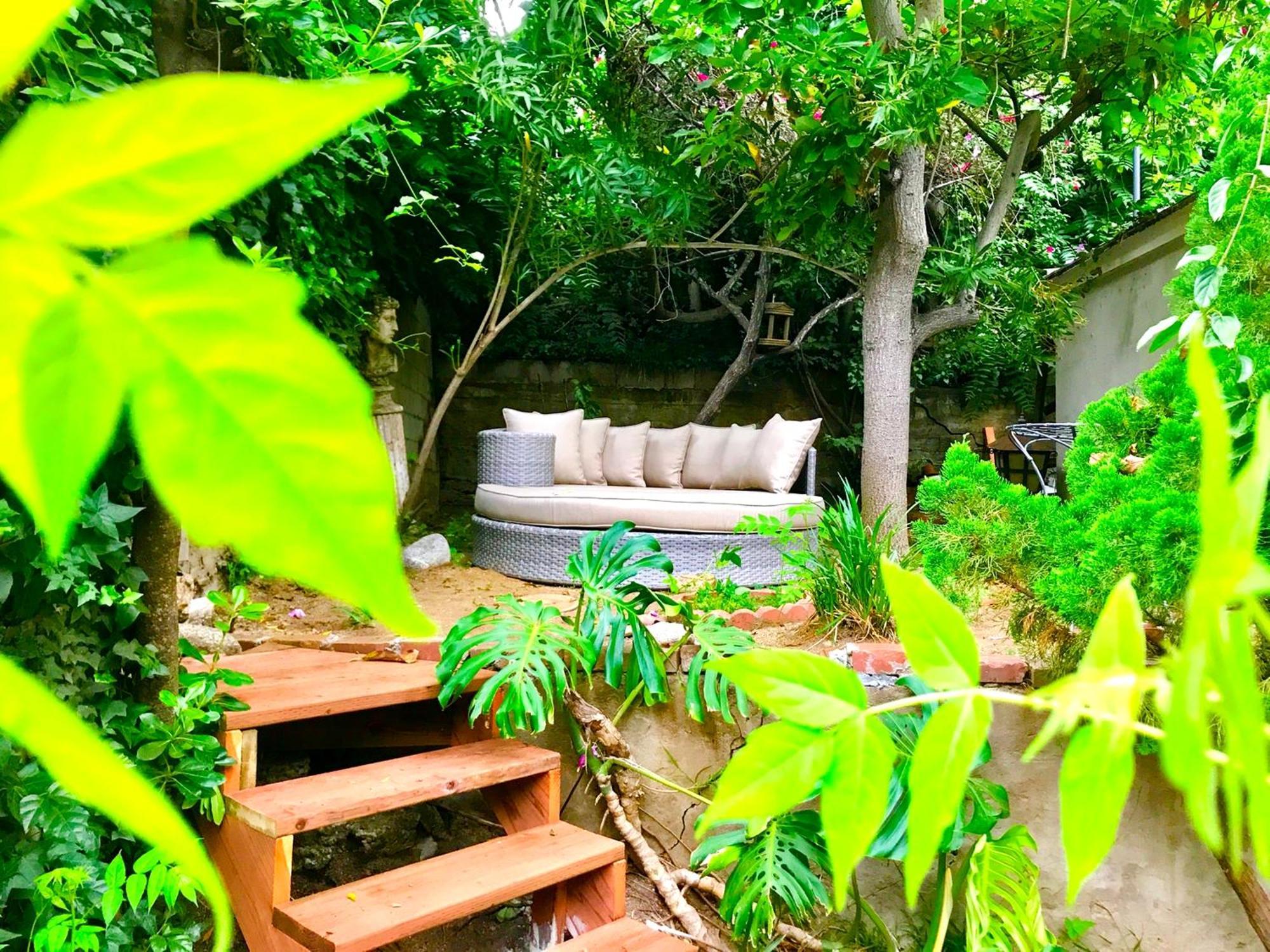 Hollywood Hills With Tree-top Views Outdoor Patio And Garden Guest house Los Angeles